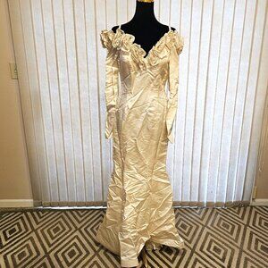 The Stephen Yearick Beige Silk Wedding Dress 8/10